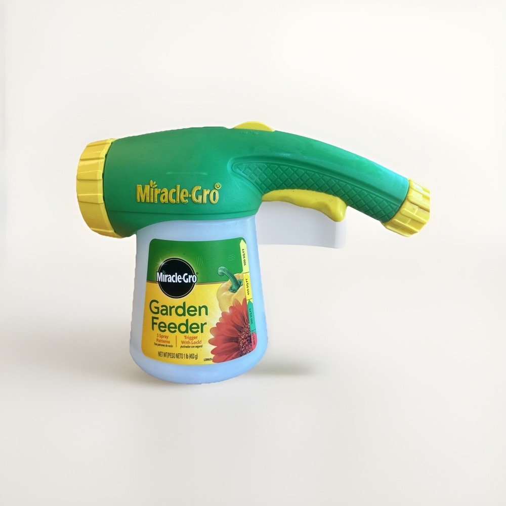 Miracle Gro‎ Garden Feeder, 3 Spray Patterns, Trigger Lock Fertilize 500 Sq Ft